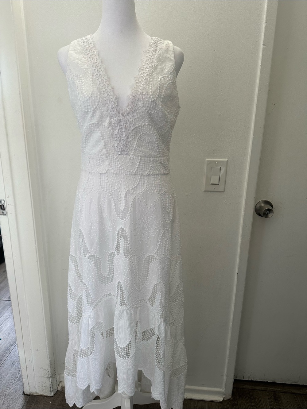NWT Marciano by Guess White Lace High-Low Maxi Dress Size 6 -100% Cotton